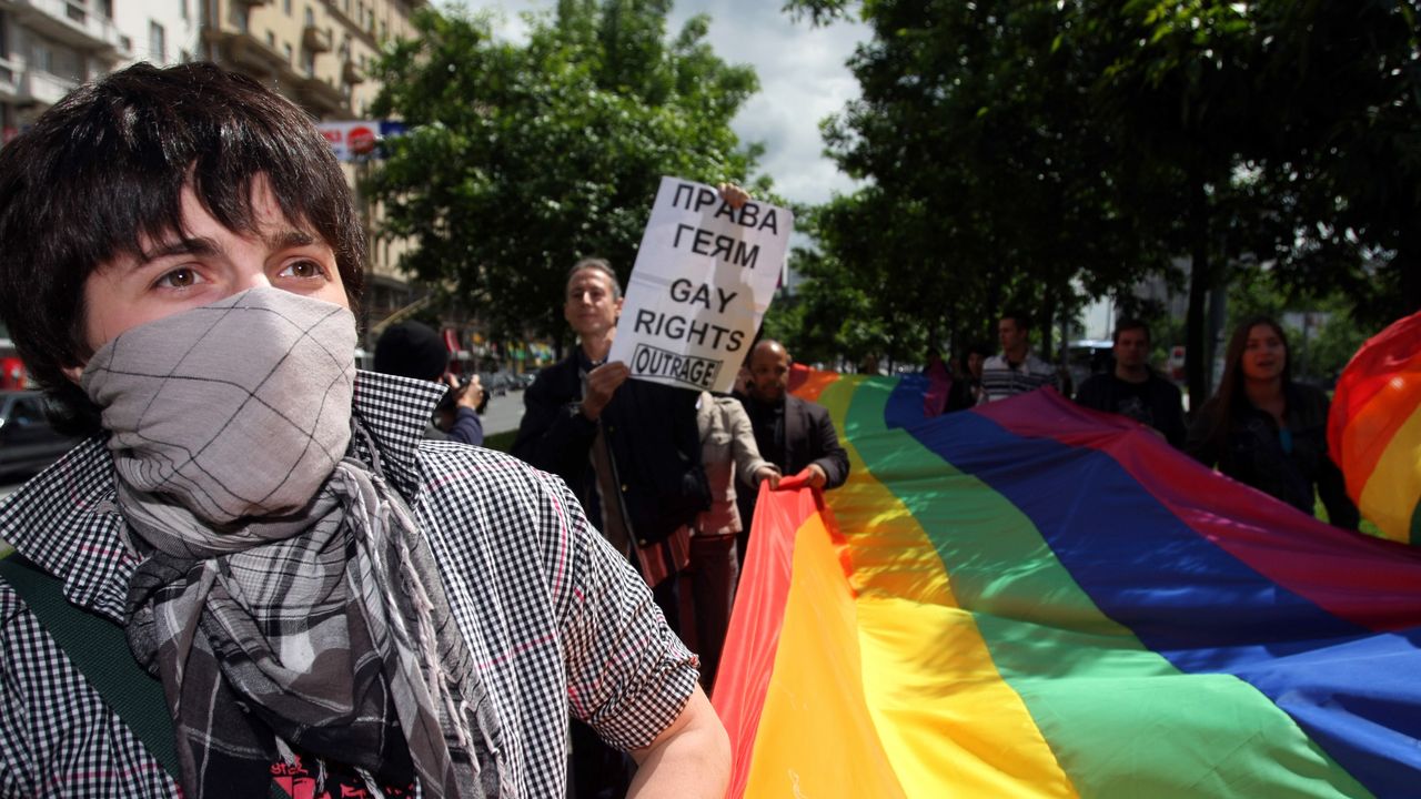 Russia, le storie di chi resiste all’odio di Stato contro la comunità lgbtqia+