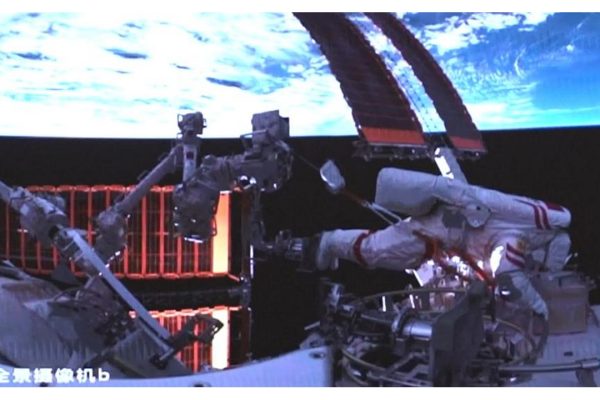Gli astronauti cinesi di Shenzhou-20 hanno completato la loro seconda attività extraveicolare