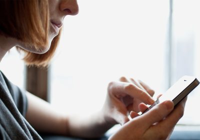 Numeri di assistenza falsi su siti autentici di Apple, HP, PayPal e altri: la truffa che inganna anche i più esperti