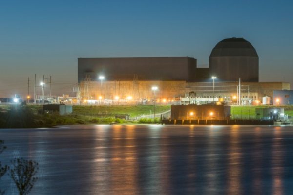 Meta investe sul nucleare per alimentare intelligenza artificiale e metaverso