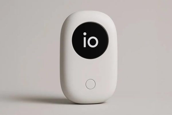 OpenAI e Jony Ive cosa stanno costruendo? Di certo non è un indossabile!