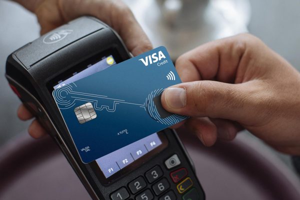 Paghi in digitale? Potrebbe non servirti più lo scontrino cartaceo: la proposta alla Camera