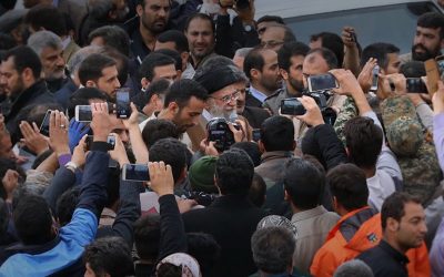 Perché Khamenei scrive a raffica su X (e cosa rischia facendolo)