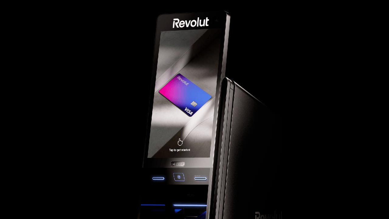 Revolut rivoluziona gli ATM: prelievi gratuiti e carte fisiche, la Spagna è il primo mercato