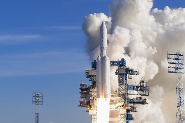 Roscosmos ha lanciato uno o più satelliti militari russi con un razzo spaziale Angara-A5