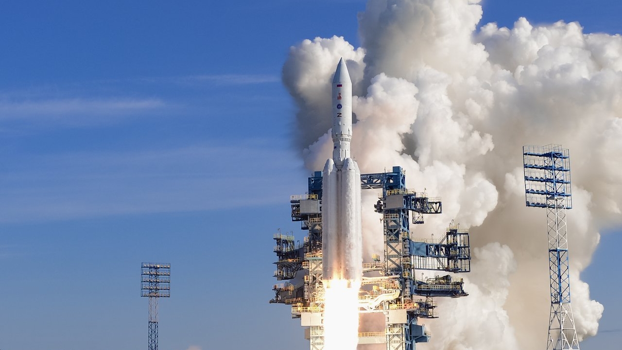 Roscosmos ha lanciato uno o più satelliti militari russi con un razzo spaziale Angara-A5