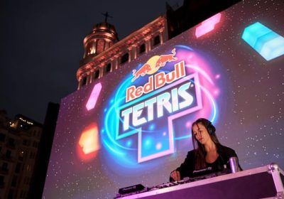 Il trono mondiale “Red Bull Tetris” prende il volo per fare la storia del gaming