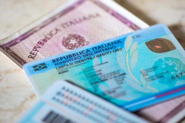 Se hai la carta d'identità cartacea devi cambiarla obbligatoriamente entro il 3 agosto 2026. Come fare