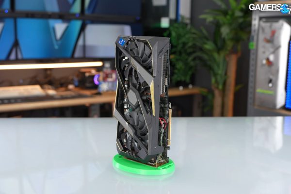 Sembra una scheda video… ma è un PC! La folle creazione di CherryTree