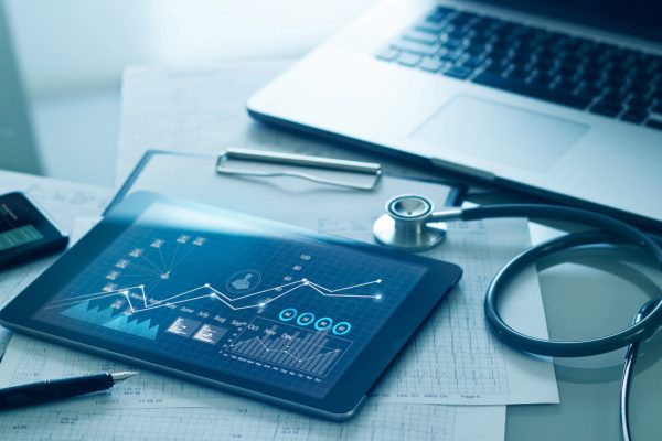 Sistemi legacy e tecnologie obsolete sono una minaccia per la cybersecurity nell'ambito della sanità. L'analisi di SOTI