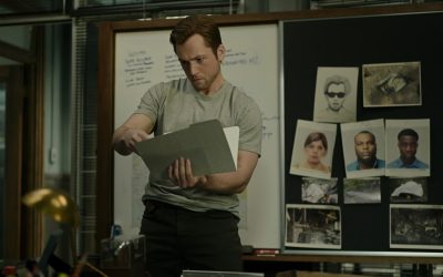 Taron Egerton nella miniserie Smoke Tracce di fuoco offre la sua performance migliore. La nostra recensione e intervista al protagonista