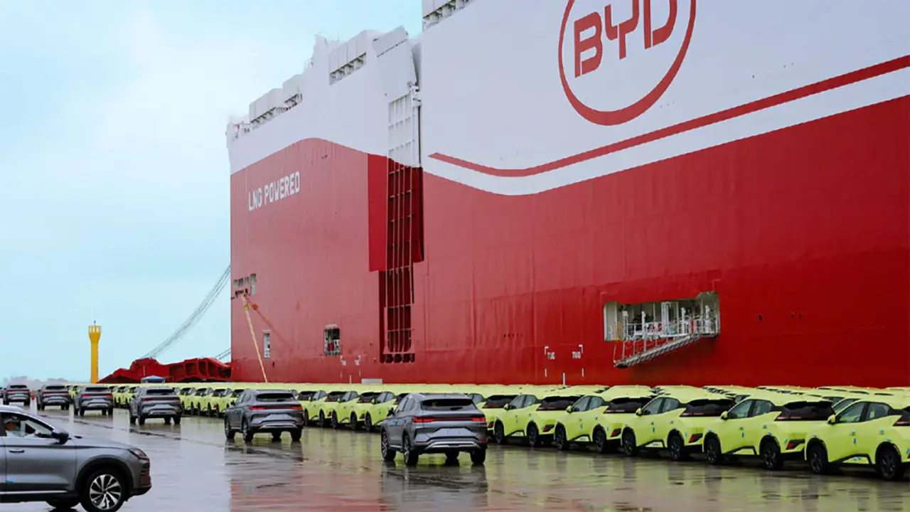 Strapotere BYD: due nuove navi che portano un esercito di Dolphin Surf in Europa