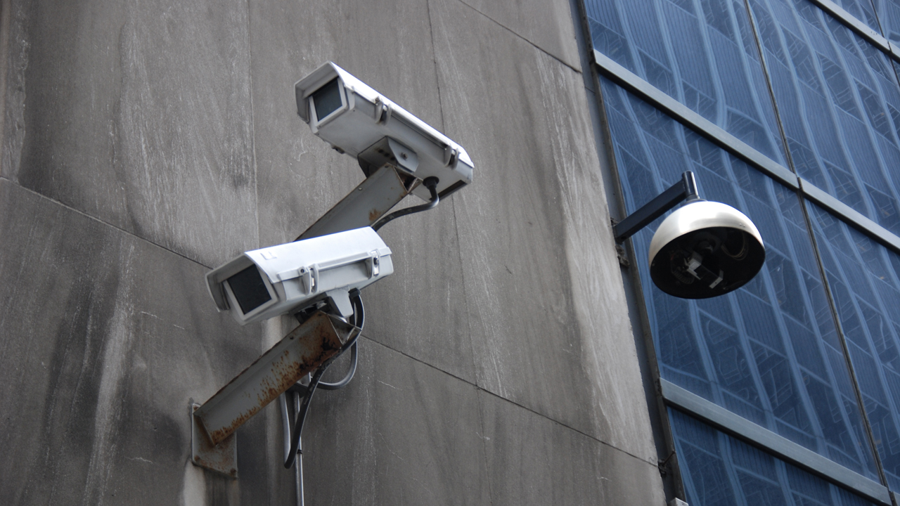 Ti spiano e non lo sai: 40 mila telecamere di sicurezza esposte su Internet senza protezione (anche in Italia)