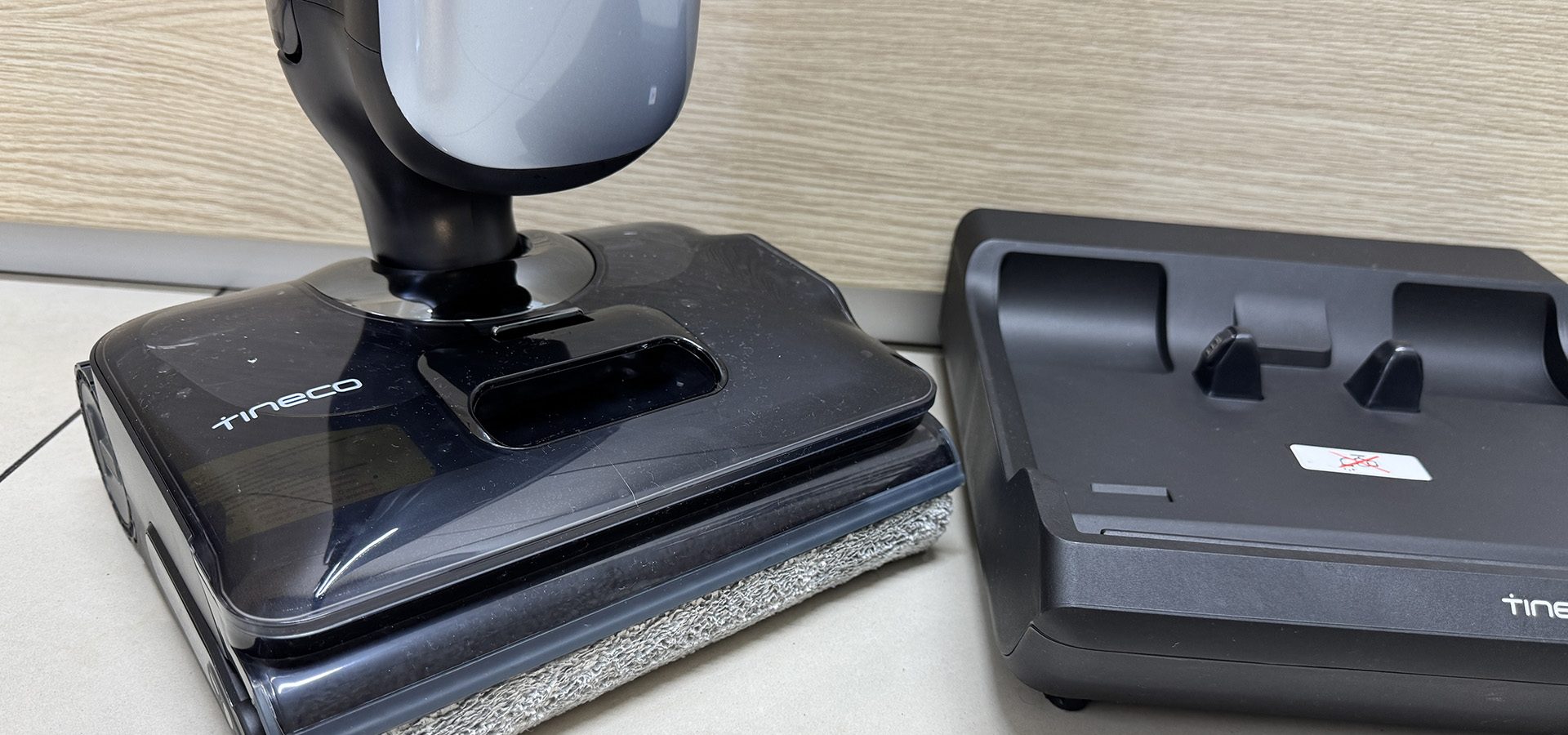 Tineco Floor One S9 Artist: pulisce casa e si lava da solo