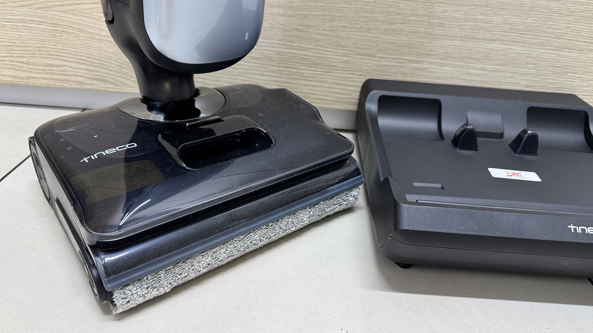 Tineco Floor One S9 Artist: pulisce casa e si lava da solo