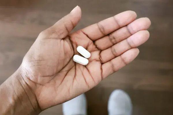 Trasformare le bottiglie in Tachipirine: la rivoluzione nel riciclo della plastica