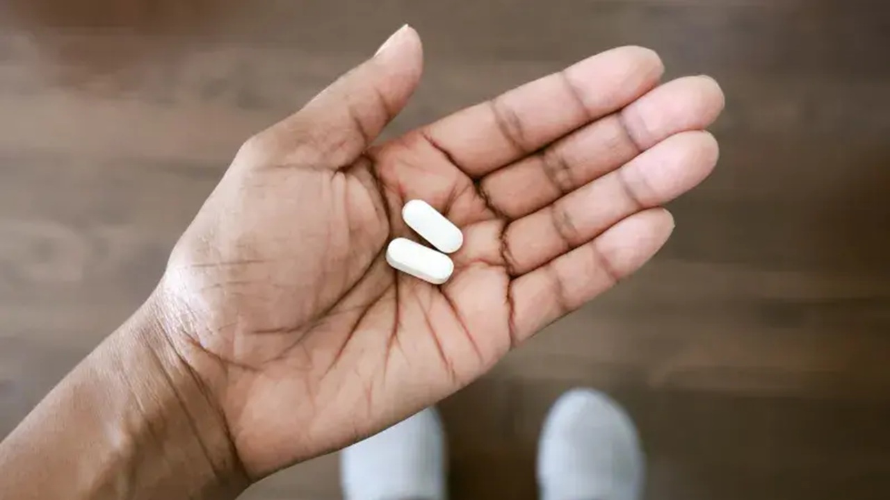 Trasformare le bottiglie in Tachipirine: la rivoluzione nel riciclo della plastica