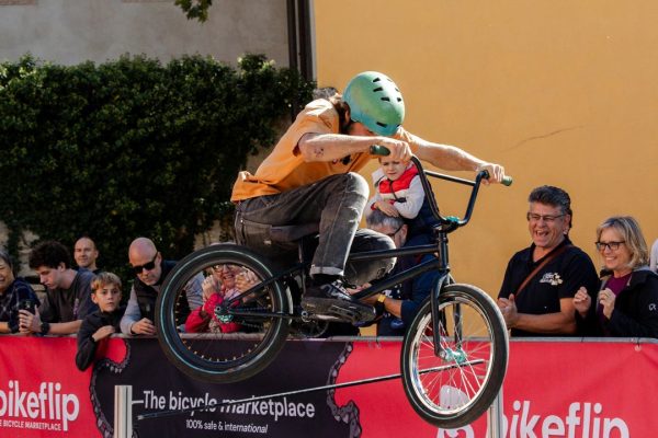 Bikeflip, sul marketplace arrivano abbigliamento e accessori