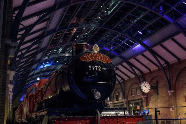 Warner Bros. Discovery si ristruttura, ma Sony avrebbe pronta la proposta di acquisizione