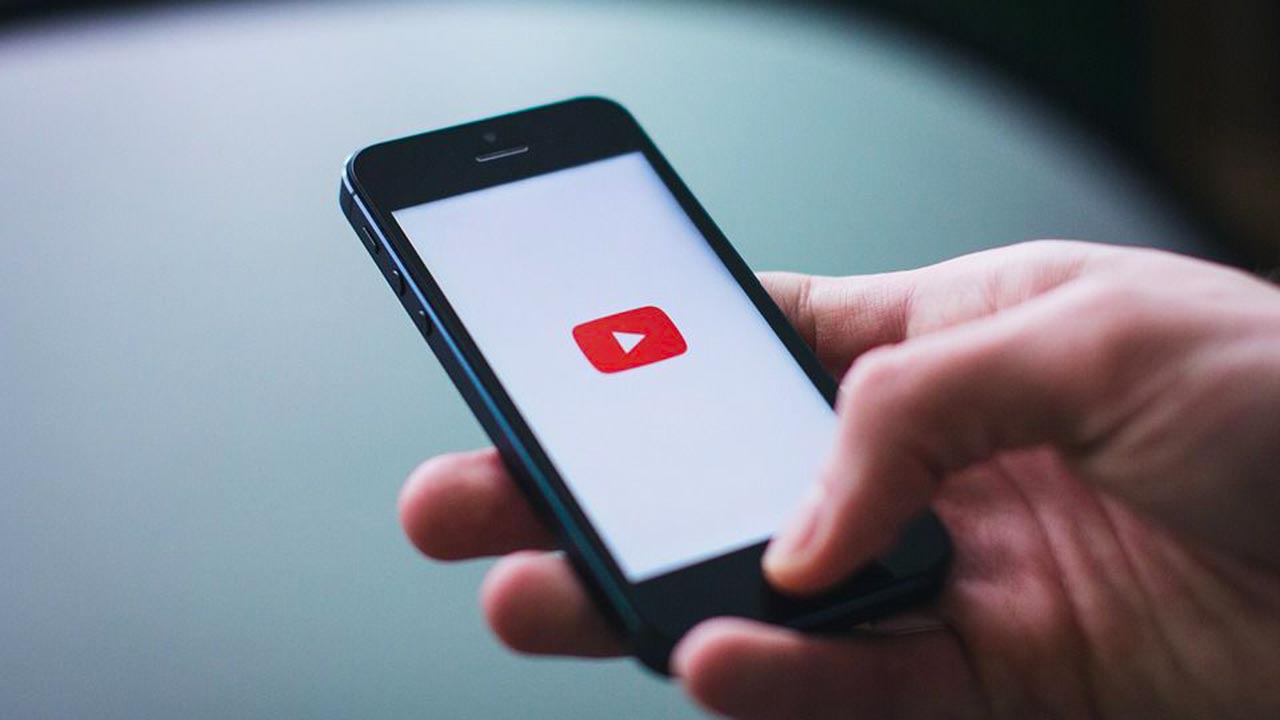 YouTube dice addio a otto modelli di iPhone e iPad: cosa cambia e perché