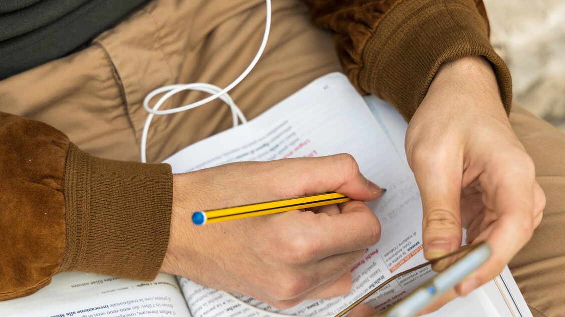 Censis, il 72% degli studenti della scuola secondaria usa l’IA – Future Tech