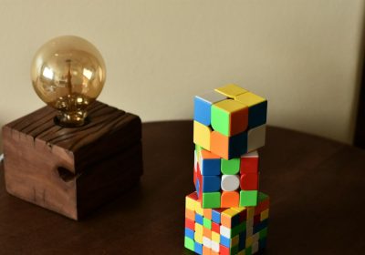 Questo robot riesce a risolvere il cubo di Rubik in 103 millisecondi e adesso la sfida è scendere ancora