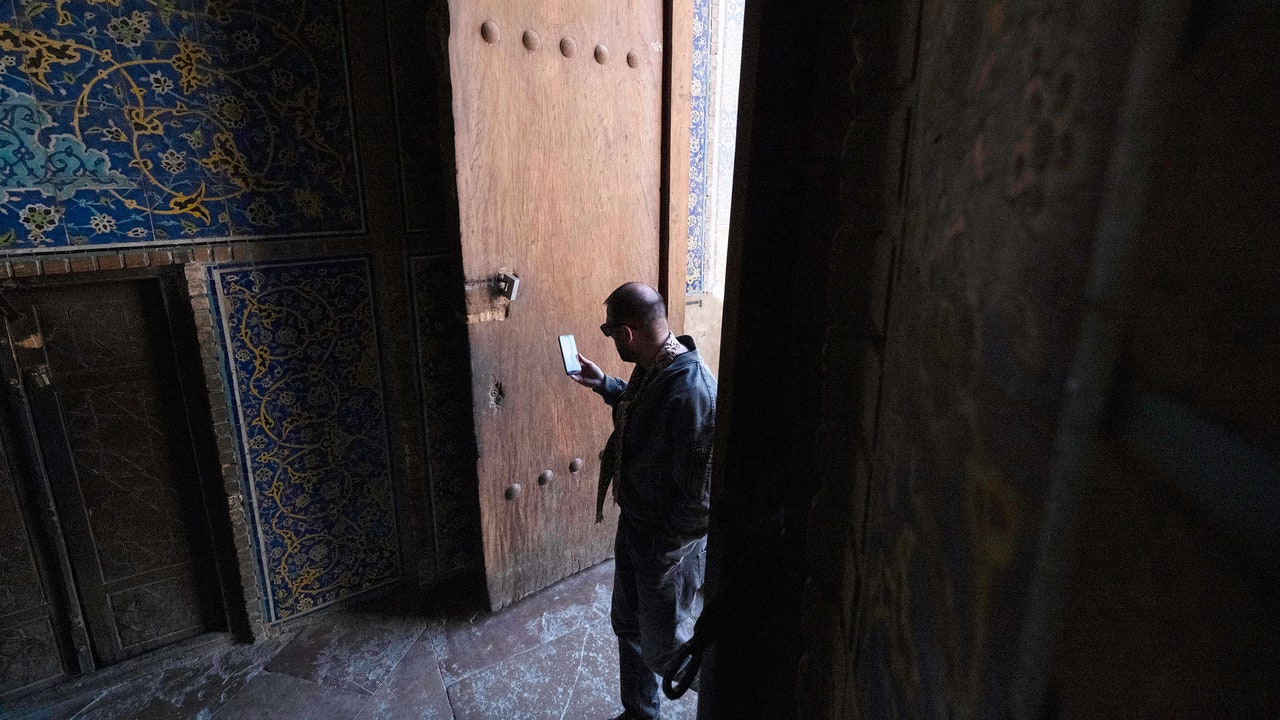 Iran, il blocco di internet è l’ultimo pericolo da cui devono difendersi i civili