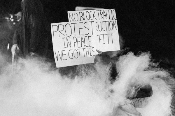 Spray al peperoncino e le altre armi non letali, che cosa fanno al corpo umano