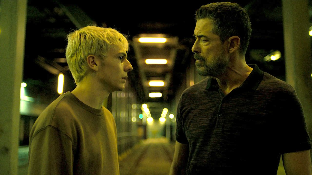 Mani nude con Alessandro Gassman prende a botte la possibilità di fare un film serio