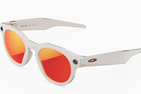 Ecco Oakley Meta, i nuovi occhiali smart con l’intelligenza artificiale