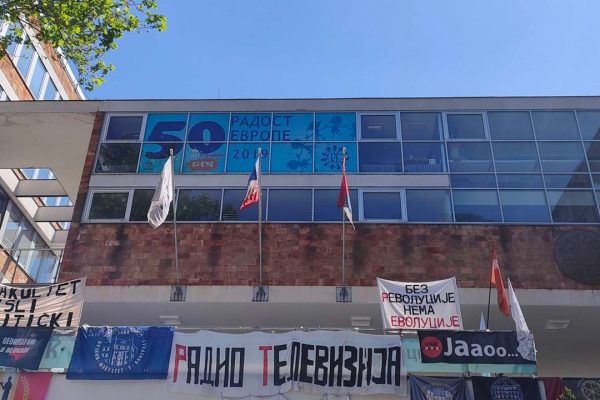 In Serbia gli studenti continuano a protestare