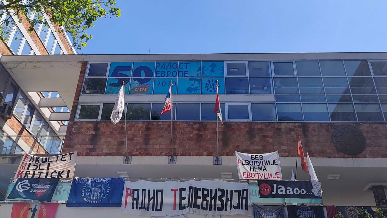 In Serbia gli studenti continuano a protestare