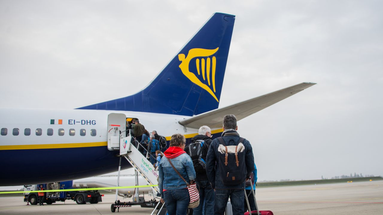 Bagaglio a mano Ryanair, la compagnia aumenta le dimensioni ammesse a bordo