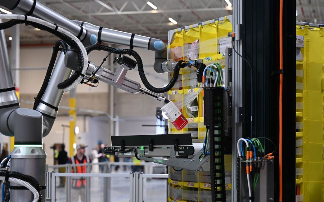 Amazon, i robot nei magazzini sono tanti quanti i dipendenti umani