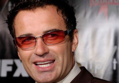 Nip/Tuck, perché rivederla dopo la morte di Julian McMahon è un’esperienza agrodolce e straordinaria