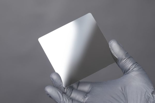 Addio ai nastri magnetici? Cerabyte promette 100 petabyte per rack entro il 2030