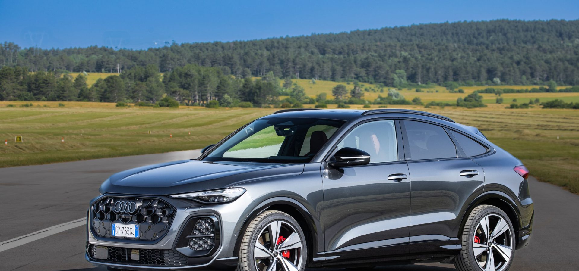 Audi Q5 Sportback: dove la linea è una scelta di campo