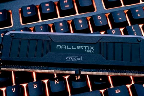 Boom clamoroso per questo piccolo produttore di RAM: le vecchie DDR3 e DDR4 tirano ancora