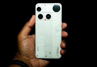 Nothing lancia Phone (3) e Headphone (1), le nostre prime impressioni