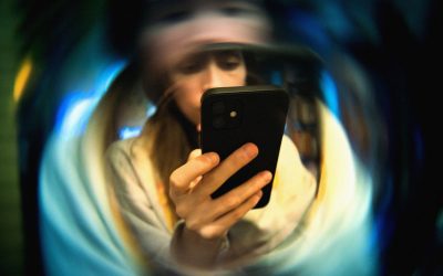Doomscrolling, 7 dritte per disintossicarvi dallo smartphone
