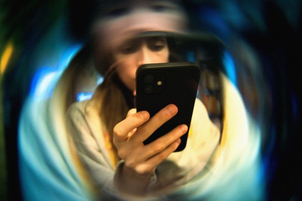 Doomscrolling, 7 dritte per disintossicarvi dallo smartphone