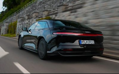 Lucid Air è da record: percorsi oltre 1.200 km con una singola ricarica