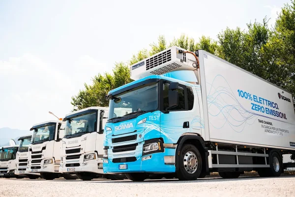 Niente pedaggio per i camion elettrici fino al 2031, ma quanto inquinano i mezzi pesanti?