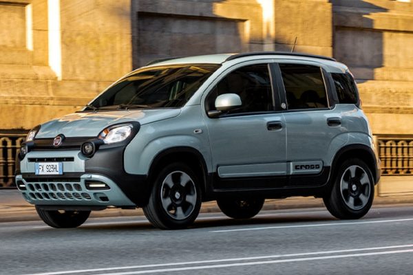 Qual è l'auto più venduta in Italia? La fotografia di un mercato che crolla