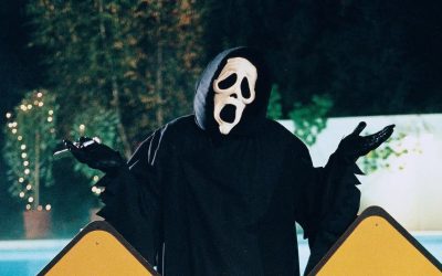 Scary Movie e i 25 anni della parodia senza limiti e senza filtri che divenne un simbolo dei millennial
