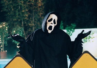 Scary Movie e i 25 anni della parodia senza limiti e senza filtri che divenne un simbolo dei millennial
