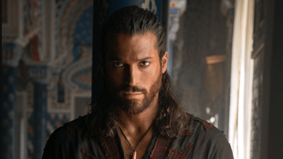 Can Yaman in Sandokan, torna il mito del pirata gentiluomo (spoiler, lo vedremo anche lottare con la famigerata tigre)