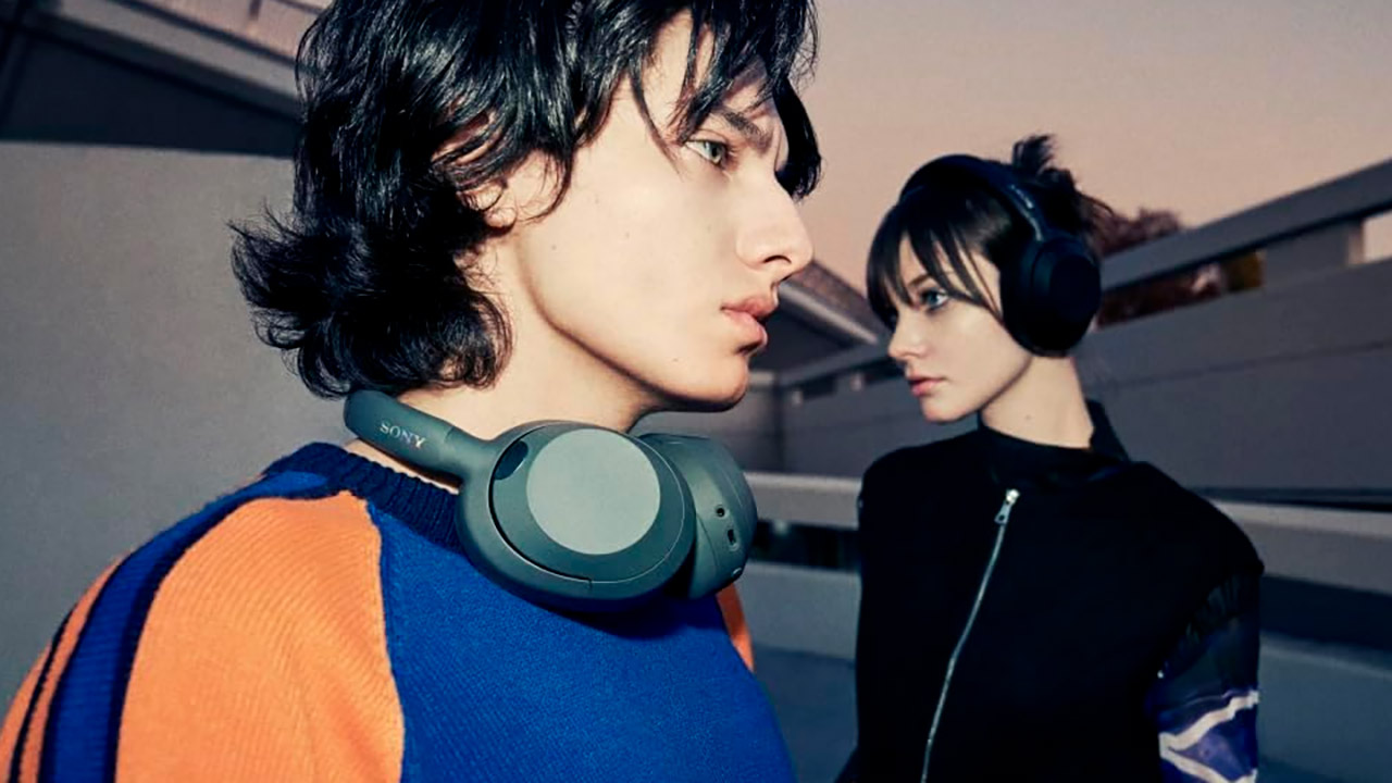 Sony abbassa i prezzi di 2 cuffie eccezionali, fino al 55%: bassi potenti o audio da gaming, ora si spende meno di 100 euro