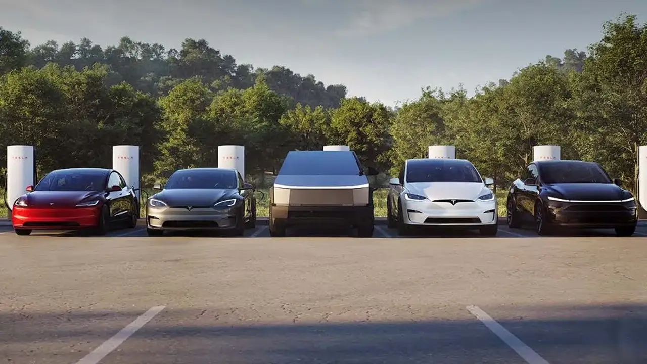 Tesla non convince più: crolla il valore del brand, i consumatori continuano ad allontanarsi