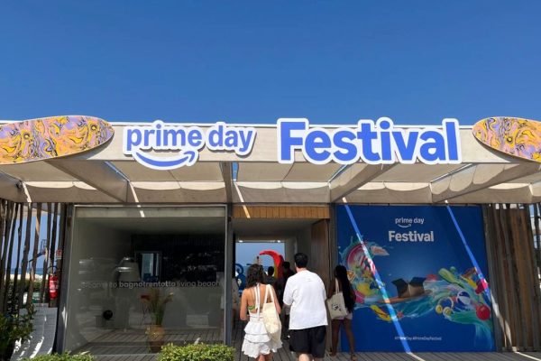 Prime Day Festival 2025, Amazon ha trasformato Marina di Eboli in un villaggio tech